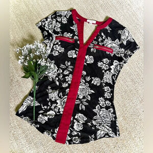 A’GACI Rose Floral Zipper Detail Blouse - Small